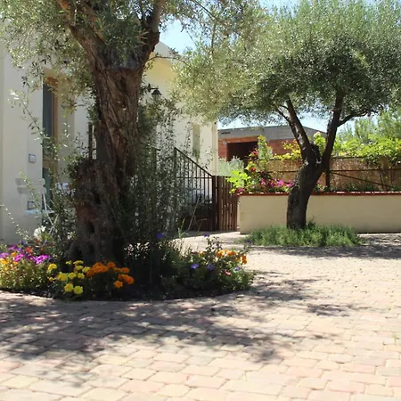 Giobo Bed & Breakfast 3*